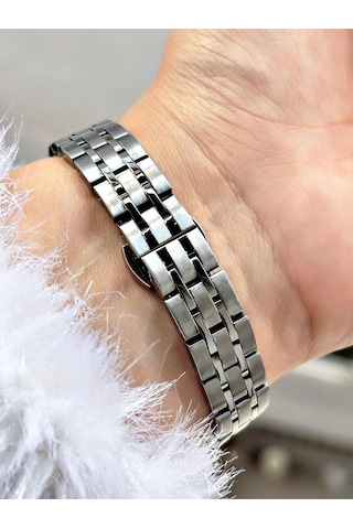 Romen Rakamlı Kesme Cam Kadın Kol Saati Siyah