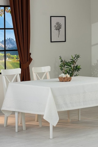 Jumbo Jakar Pano Desen Leke Tutmaz Jakarlı 150x250 Cm Lüks 8 Kişilik Masa Örtüsü Krem Beyaz