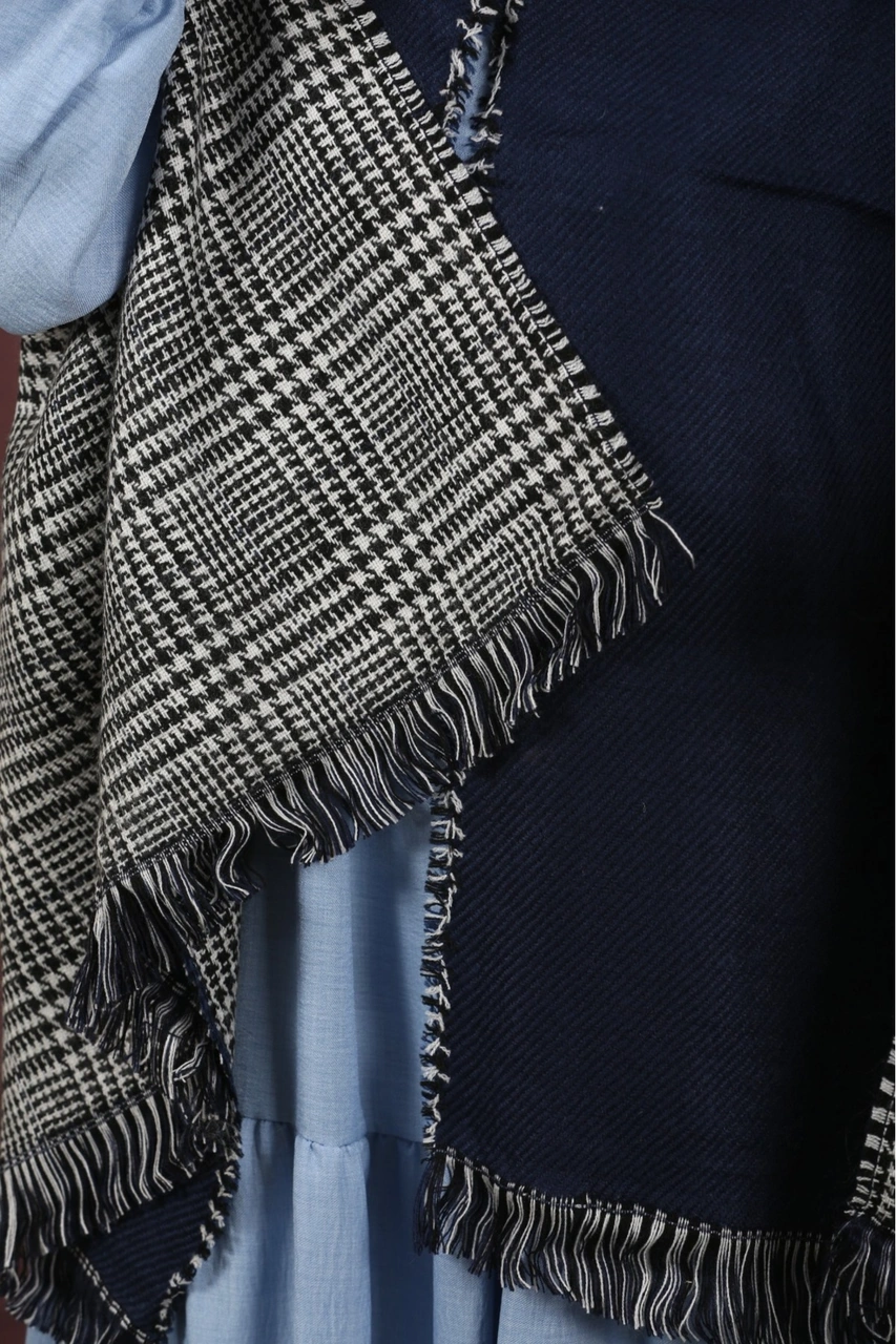 Çift Taraflı Ekose Kışlık Omuz Şalı Lacivert