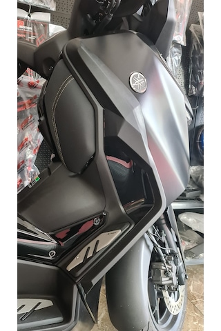 Yamaha Xmax  2023/2025 Uyumlu Ön Bacak Koruma