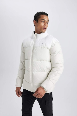DeFactoFit Su İtici Şişme Mont Rüzgar Geçirmez Oversize Fit Geniş Kalıp Fermuarlı Cepli Y7376AZ24SPBG721 Bej