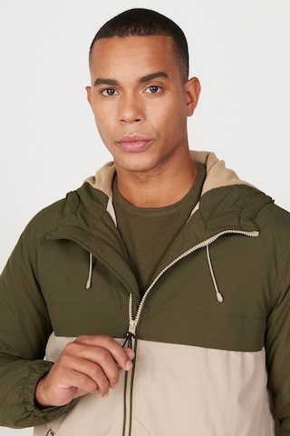 AC&Co / Altınyıldız Classics Erkek Bej Hakı Standart Fit Normal Kesim Dik Yaka Soğuk Geçirmez İçi Polarlı Mont Bej - Haki