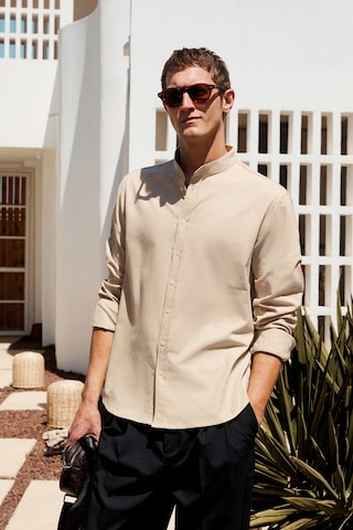 JEZER Erkek Hakim Yaka Uzun Kollu %100 Pamuk Regular Fit Bej Gömlek