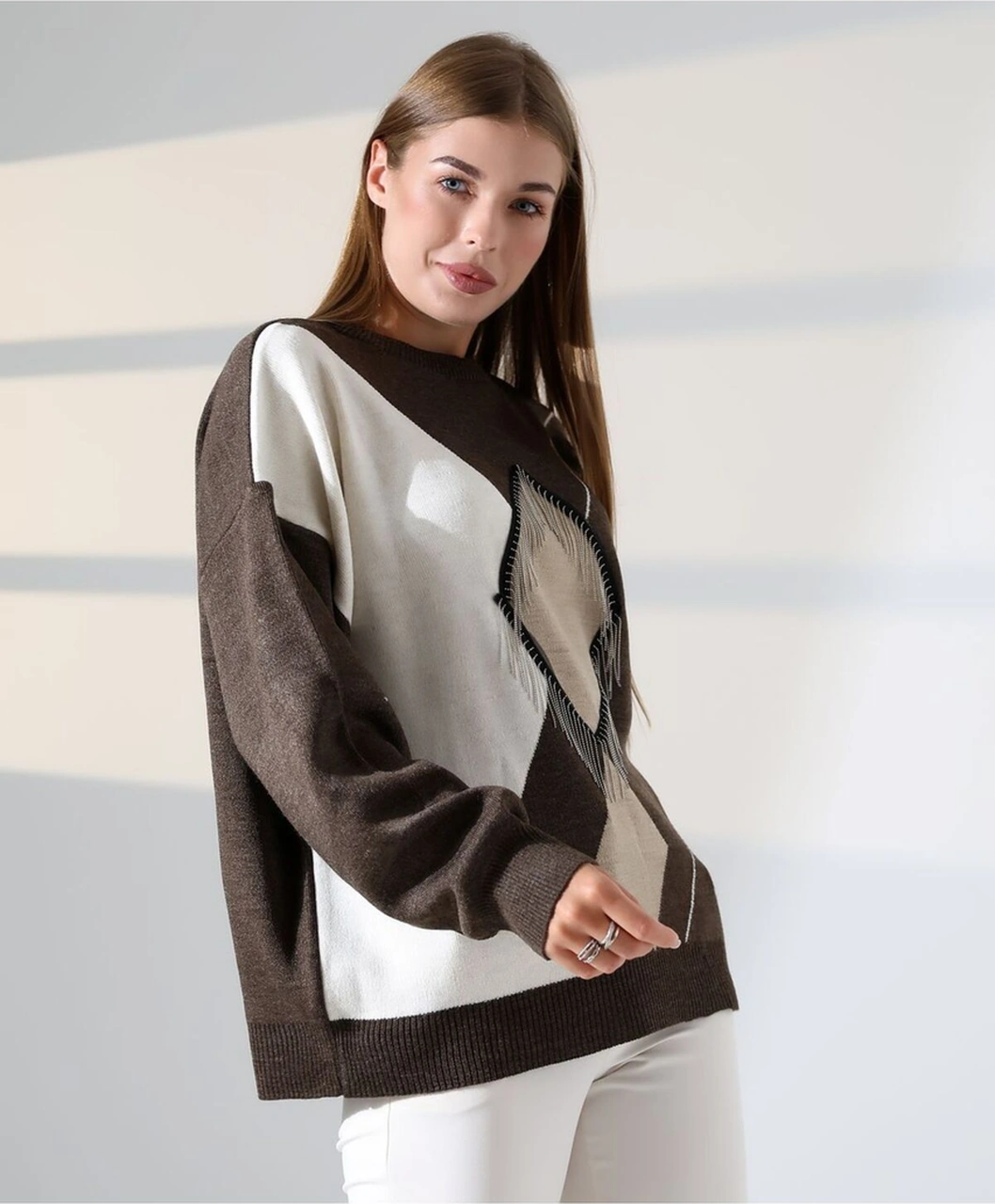 Redmina Fashion Geometrik Desenli Oversize Kadın Kazak Kahve - Beyaz