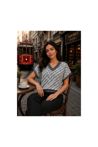 Hira Life Fashion Sfg Life Moda Kadın V Yaka Kare Desenli Şık Süveter Gri Gri