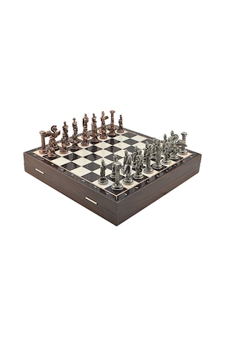 Gifthome Büyük Boy Metal Pegasus Satranç Tk. Antik Ve Ceviz Desenli Sandıklı Mdf Tahtası 36x36x6 Cm.