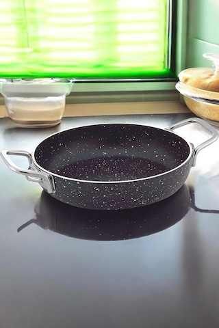 Gökdil Cantef Yanmaz Yapışmaz 22 Cm Metal Kulplu Granit Omlet Tava Siyah