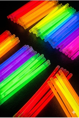 100 Adet Fosforlu Glow Stick Parti Seti Bileklik, Kolye Ve Eğlenceli Işık Çubukları Çok Renkli