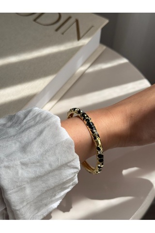 Siyah Taş Detaylı Altın Kaplama Kelepçe Bilezik Şık Ve Zarif Kadın Takı Altın
