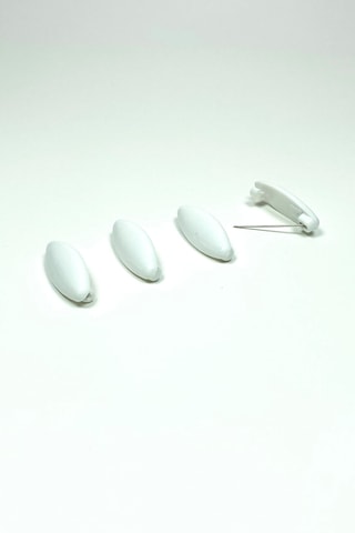 Royaleks 4 Adet Plastik Çengelli Eşarp Ve Şal İğnesi Beyaz 4 Cm Çok Renkli