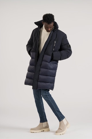 Regular Fit Dik Yaka Yan Cepli Uzun Şişme Kapitone Mont Lacivert