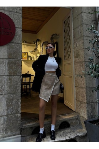 Şanelkapaklı Çoban Dikiş Detaylı Kısa Etek - Bej Bej