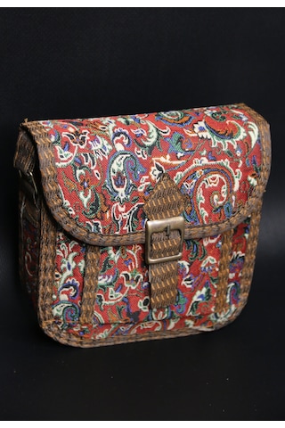 Pujiva Terme Omuz Çantası, Etnik Tarz Kilim Desenli, Askılı, Mıknatıs Tokalı, Günlük Otantik Çanta En 16 Boy 17 Derinlik 5 Cm Kırmızı