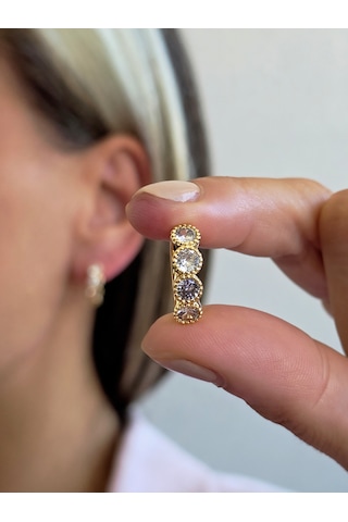 Çiçek Yuvarlak Model Zirkon Taşlı Gold Renkli Çelik Küpe Altın
