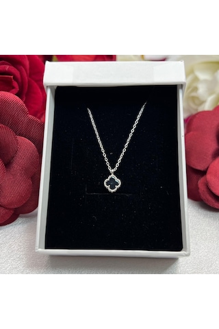 Yonca Siyah Taşlı Kadın Kolyesi 925 Ayar Gümüş Radyumlu 6 Mm Gümüş