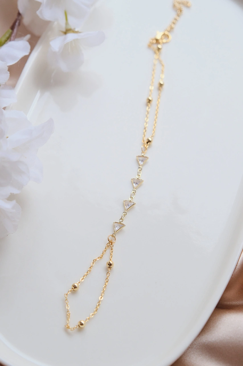 Gold Zirkon Taşlı Ucgen Şahmeran Gold