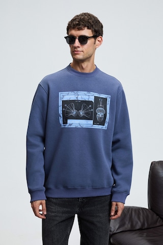 Grimelange LUCIAN Erkek Göğsü Baskılı Yuvarlak Yaka Regular Fit İndigo Sweatshirt