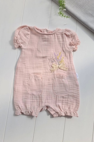 Müslin Kumaş Çiçek Nakışlı Pamuklu Kız Bebek Tulum Pembe