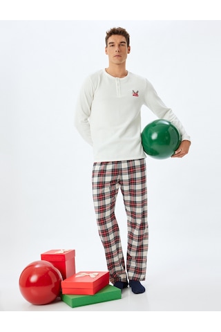 Koton Yılbaşı Temalı İşlemeli Bol Kalıp Bisiklet Yaka Örme Pijama Üstü Beyaz 5wlm40019mk Beyaz