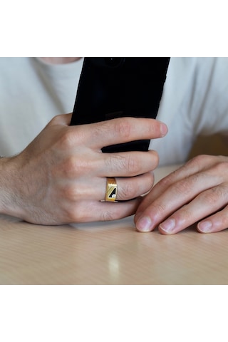 Erkek Taşlı Kare Altın Yüzük