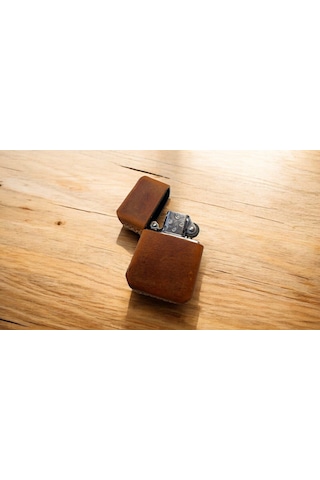 Hakiki Deri Çakmak Kılıf El Yapımı Zippo Tipi Benzinli Çakmak İle Birlikte