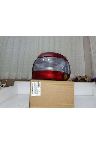 Siena Stop Lambası Arka Sağ Duysuz 1997-2001 Yolcu Tarafı