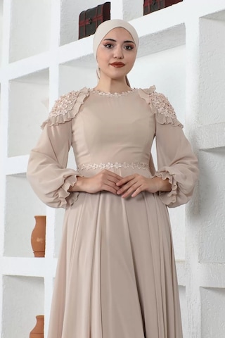 Omuz Detaylı Tesettür Abiye Elbise 727-bej Bej