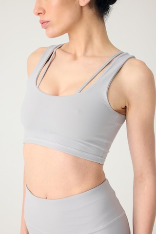 Normal People Nyra - Spor Bra / Şeftali Dokulu Peach Skin Kumaş Gri