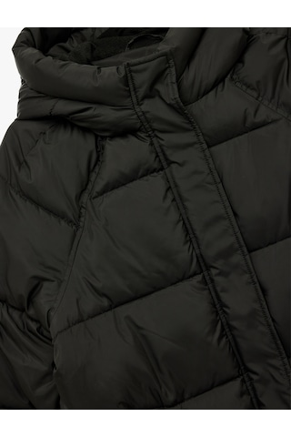 Koton İçi Polar Astarlı Uzun Kollu Fermuarlı Su İtici Kapüşonlu Oversize Şişme Mont Siyah 6wak20164ew