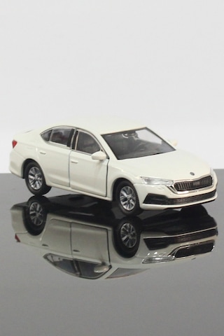 Toyaş Skoda Octavia  Model Çek Bırak Araba 11 CM Beyaz