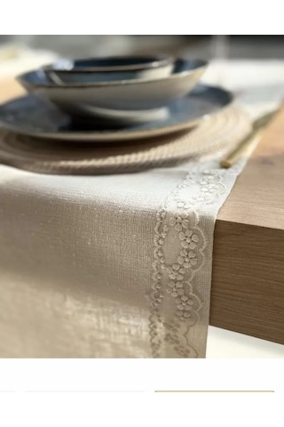 Masa Üzerine Runner, Sehpa Örtüsü Fransız İşlemeli Detaylı Zara Model Krem Çok Renkli