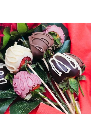 Sevgiliye Kırmızı Çiçek Çikolata Demeti