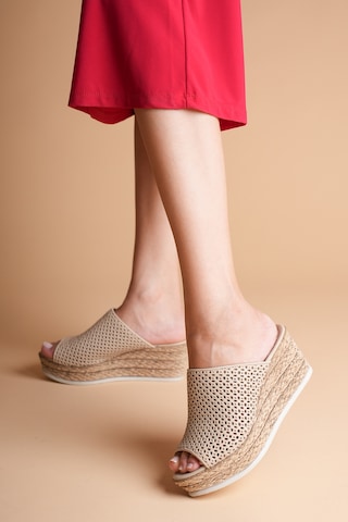 Analin Shoes Kadın Hakiki Deri Delikli Dolgu Topuk Terlik Bej