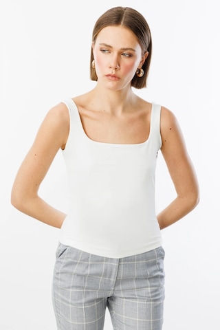 On Fashion Kare Yaka Kadın Kalın Askılı Bluz 25y.on.blz.51508.01 Ekru