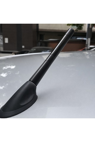 Mitsubishi Lancer Siyah Çubuk Tip Oto Tavan Anteni Şık Ve Sportif Tasarım
