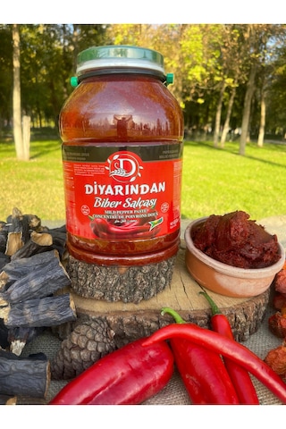 Diyarından Hatay Tatlı ve Orta Tuzlu Biber Salçası 5 KG