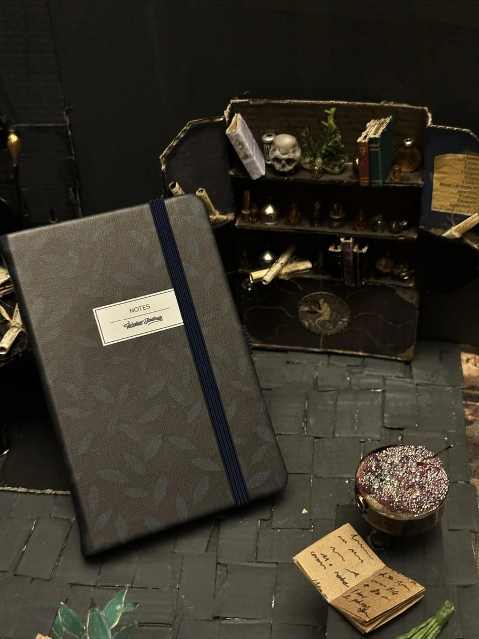 Venzi Art Sert Kapak Vegan Deri 192 Sayfa A5 80gr. Noktalı Defter Bej