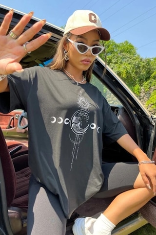 Modagen Kadın Ay Güneş Baskılı Oversize Siyah T-shirt SIYAH