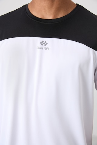 Tommy Life Beyaz Polyester Nefes Alan Dokulu İnce Esnek Standart Fit Erkek Performans T-shirt - 88386 Beyaz