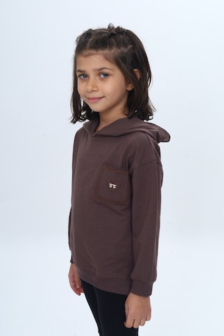 Kız Çocuk Relax Fit Kapüşonlu Düşük Omuz Nakışlı Sweatshirt - Cep Detaylı Kahve
