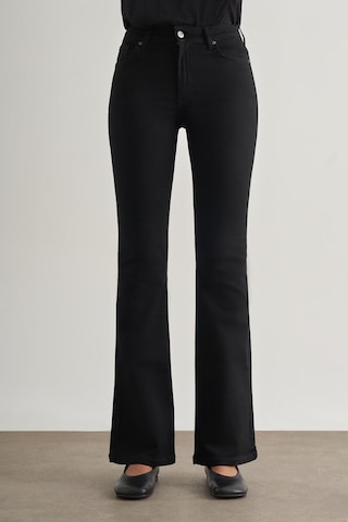 Mizalle Skinny Fit Flare Paça Siyah Denim Pantolon Siyah