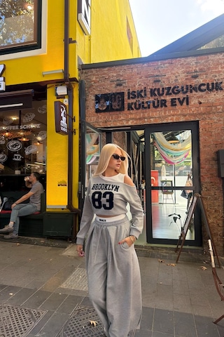 Extra Wide Ekstra Geniş Paçalı Bağcıklı Eşofman Alt Ve Düşük Omuz İki Parçalı Atletli Eyalet Abd Usa Yazı Baskılı 2 Parça Görünümlü Uzun Kol Sweatshirt Spor Mevsimlik Kadın Takım Gri
