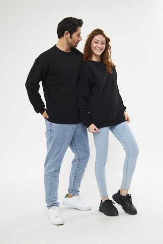 Unisex Siyah Oversize Basic Sweatshirt Çift Kombini Tavsiyesi Siyah