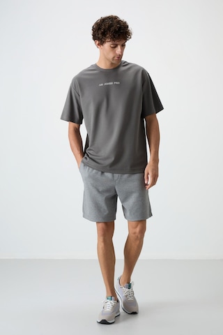 Air Jones Tommy Life Koyu Gri Pamuklu Kalın Yüzeyi Dokulu Oversize Fit Baskılı Erkek T-shirt - 88364 Koyu Gri