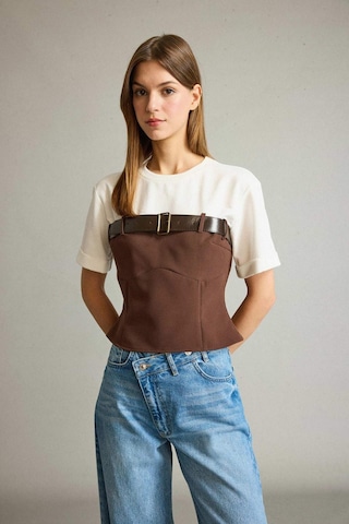 Defacto Bisiklet Yaka Kemer Detaylı Kısa Kollu Bluz G4709ax25wnbn306 Kahve-bn306