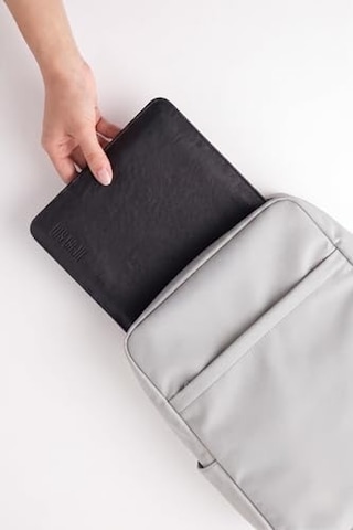 16 Laptop Kılıfı Genel