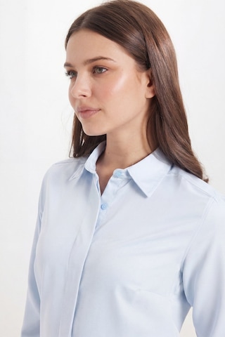Tudors Kadın Slim Fit Dar Kesim Vucüda Oturan Uzun Kollu Gizli Düğme Detaylı Mavi Basic Gömlek-41569