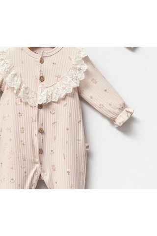By Bubbles Natural Dantel Detaylı Önden Açmalı Kız Bebek Tulum Somon