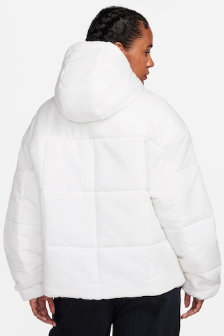 Nike Therma Fit Loose Fit Classic Buffer Bol Kesim Kapüşonlu Kadın Şişme Mont Beyaz Beyaz