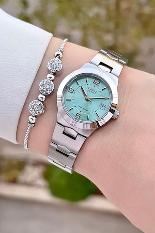 Casio Csıste135 Kadın Kol Saati